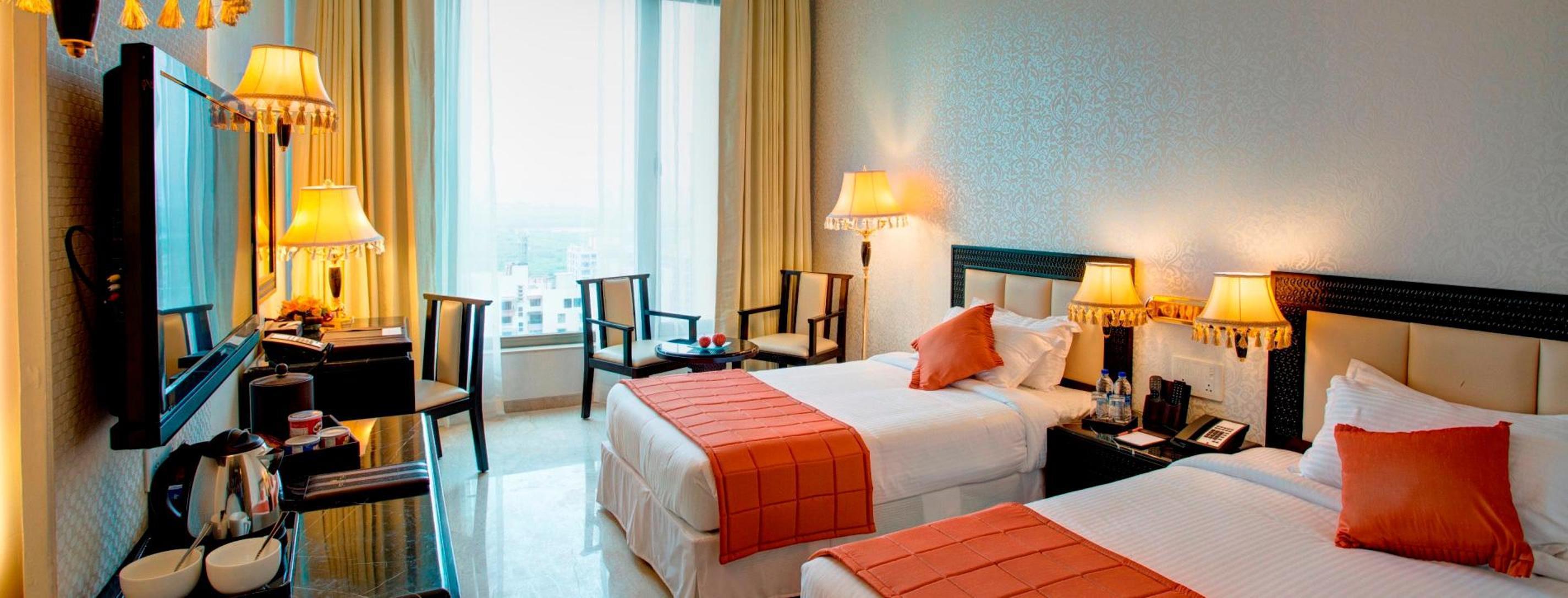 Hotel Royal Tulip Navi Mumbai Esterno foto