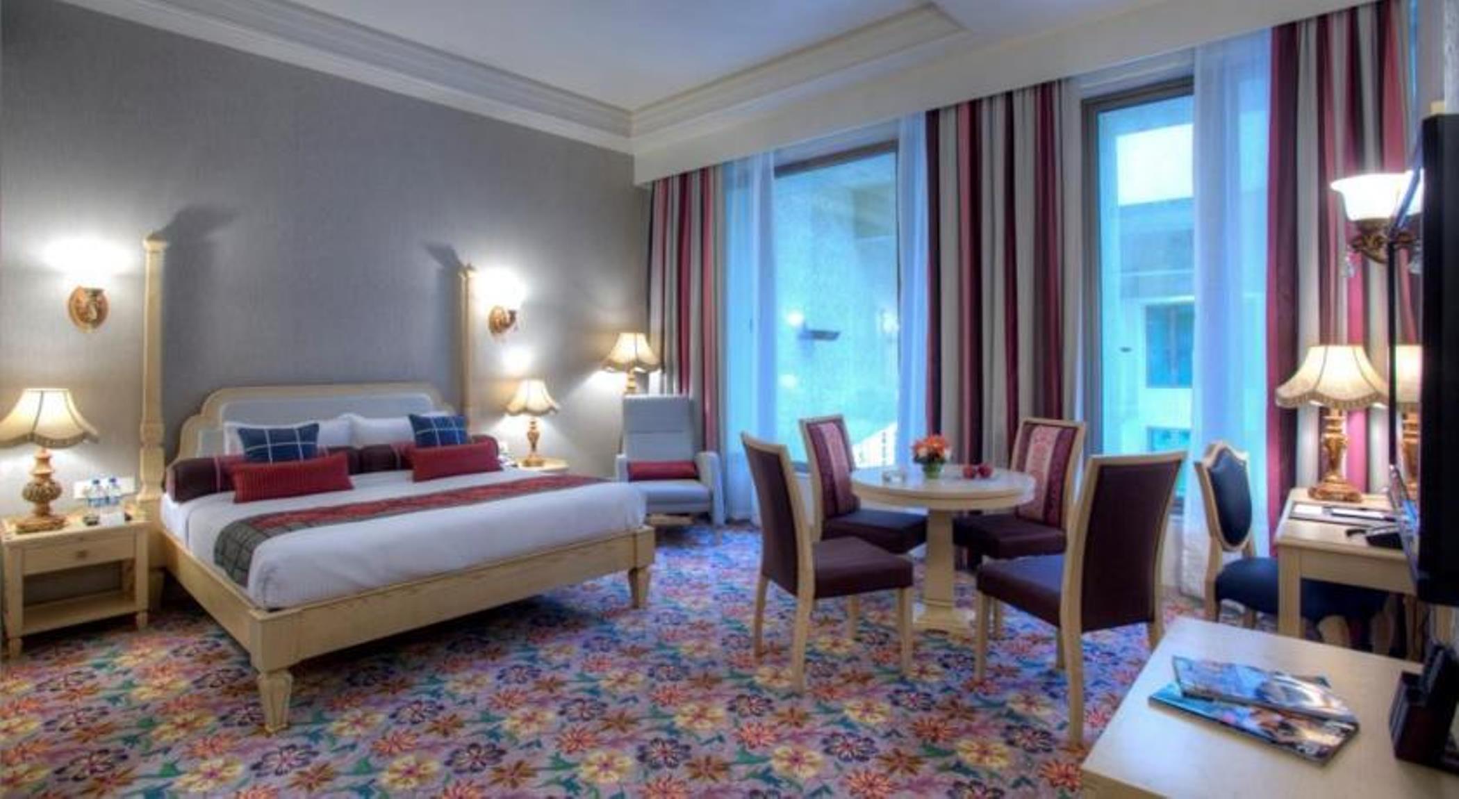 Hotel Royal Tulip Navi Mumbai Esterno foto