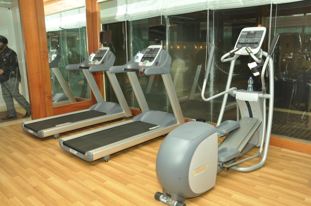 Hotel Royal Tulip Navi Mumbai Esterno foto