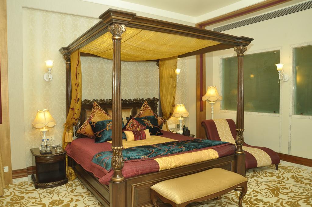Hotel Royal Tulip Navi Mumbai Esterno foto