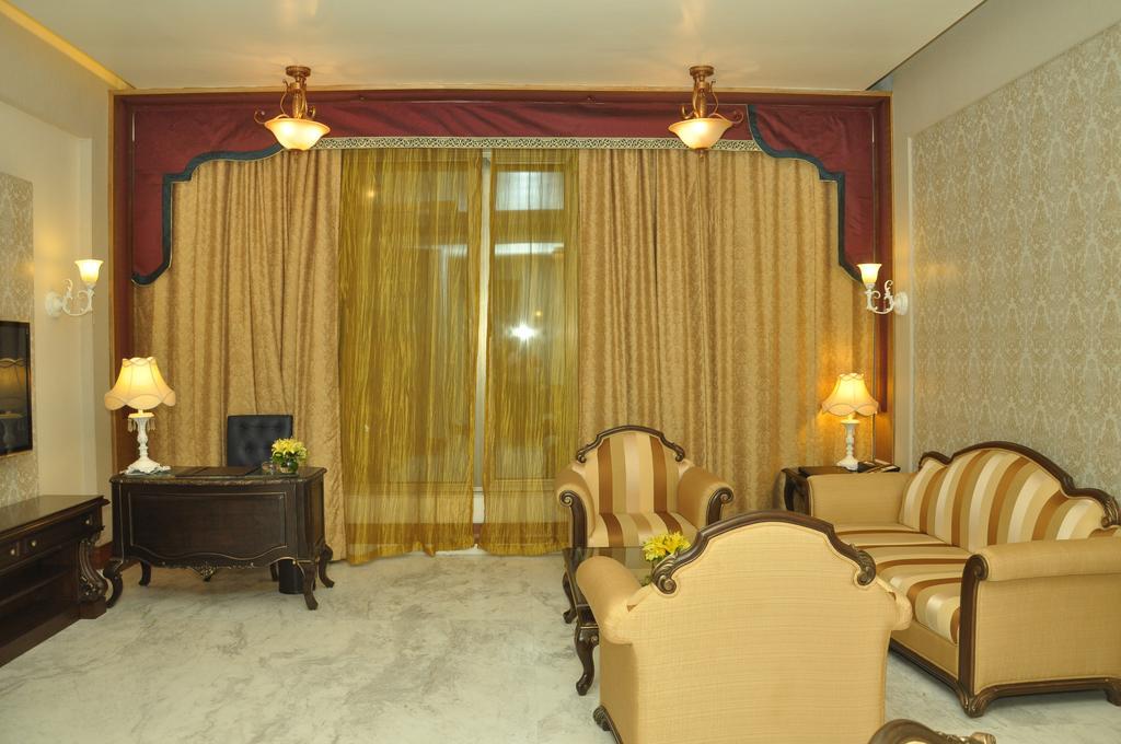 Hotel Royal Tulip Navi Mumbai Esterno foto