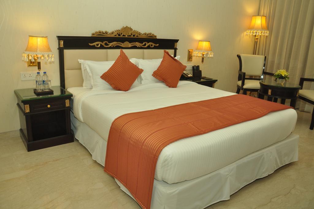 Hotel Royal Tulip Navi Mumbai Esterno foto
