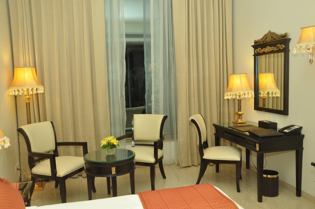 Hotel Royal Tulip Navi Mumbai Esterno foto
