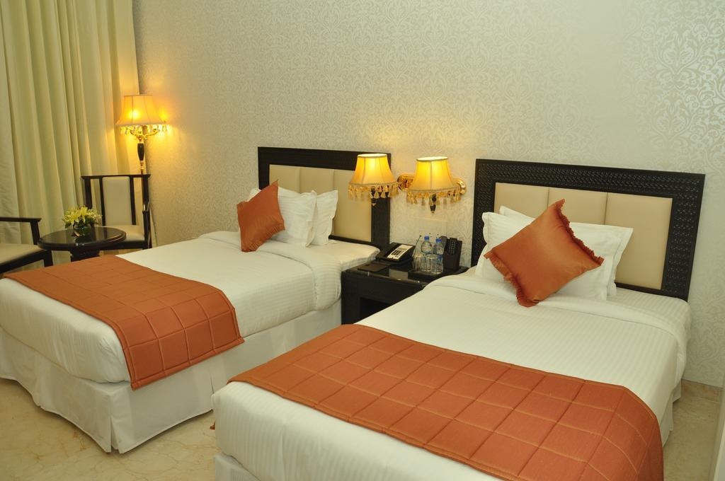 Hotel Royal Tulip Navi Mumbai Esterno foto