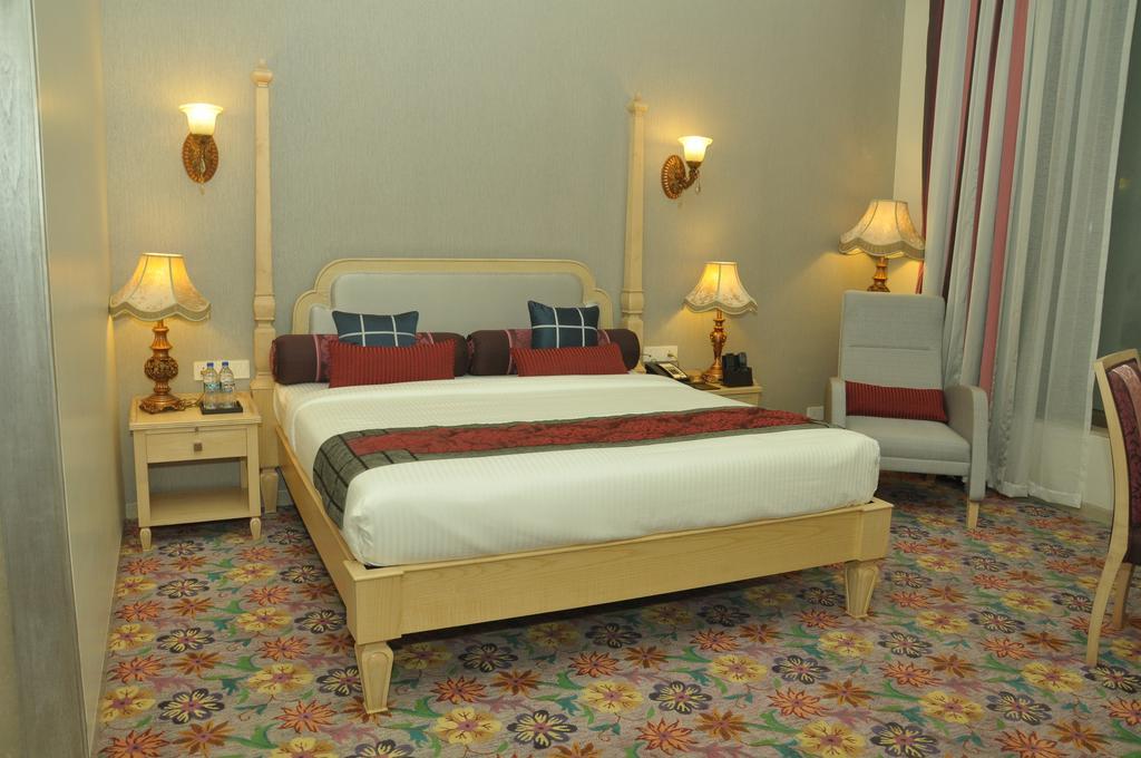 Hotel Royal Tulip Navi Mumbai Esterno foto