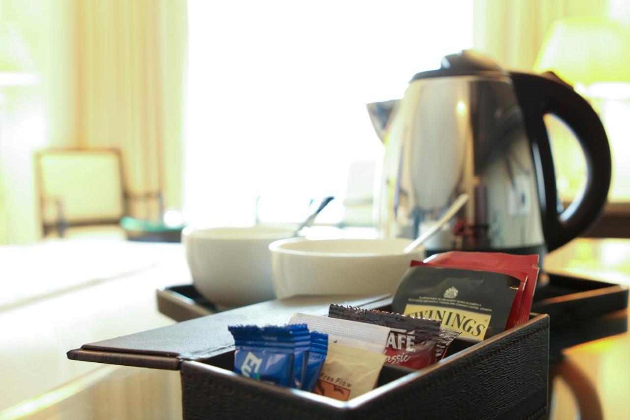 Hotel Royal Tulip Navi Mumbai Esterno foto