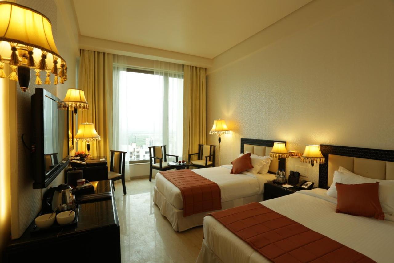 Hotel Royal Tulip Navi Mumbai Esterno foto